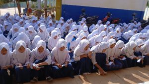 Awali Pekan dengan Keberkahan, Siswa-Siswi SMPN 4 Malangbong Rutin Laksanakan Pembacaan Al-Ma’tsurat Setiap Senin